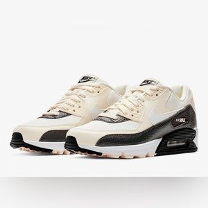 Nike Women’s Air Max 90 in Pale Ivory. Size 11